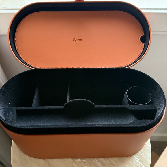 Dyson Airwrap Box - Picture 4 of 5